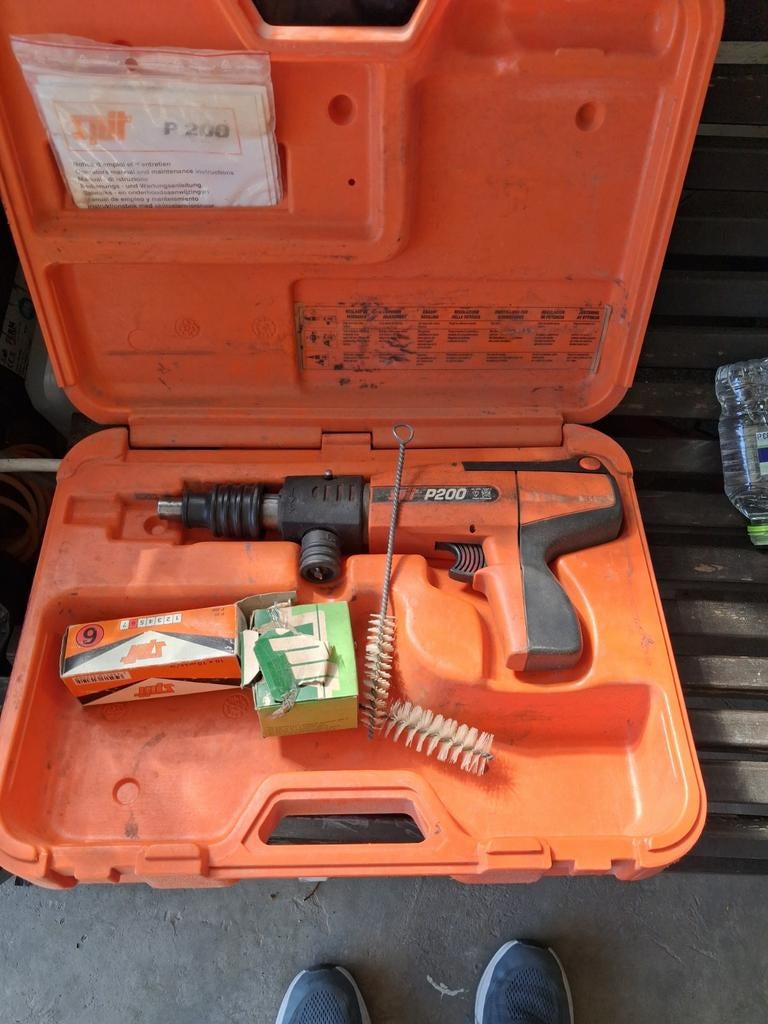 spit, Bricolage & Construction, Enlèvement