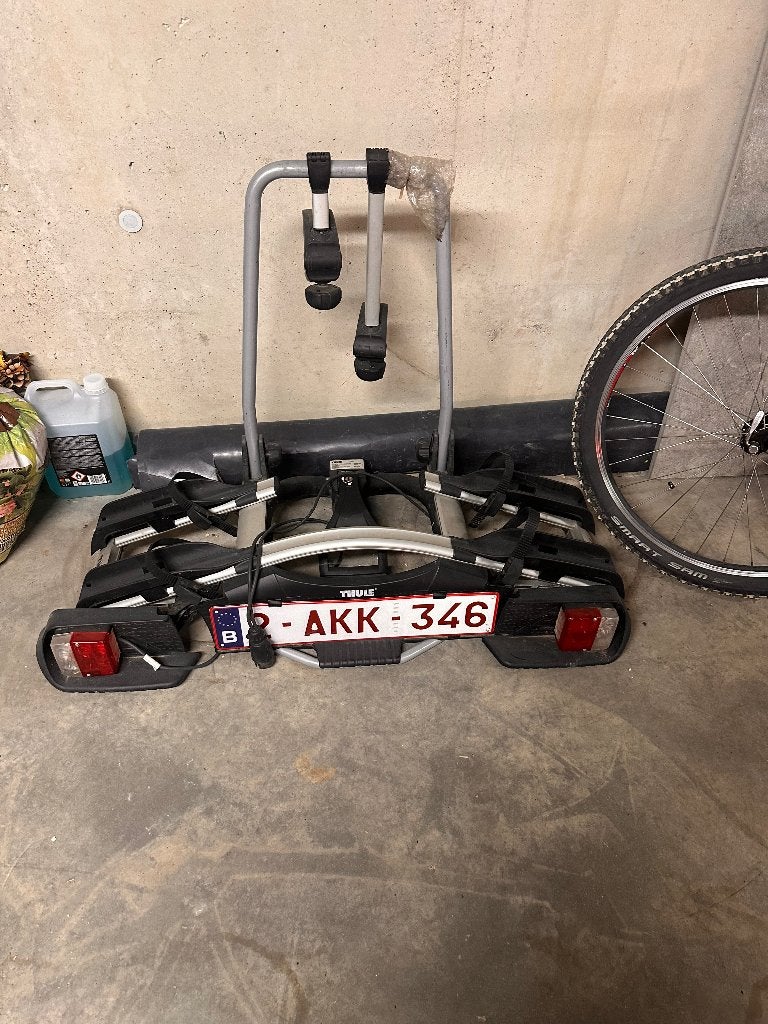 Thule fietsenrek, Ophalen, Brede banden, Zo goed als nieuw, 2 fietsen
