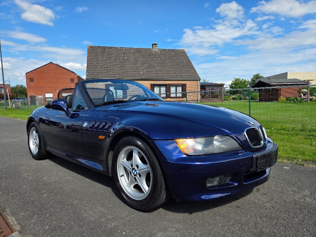 BMW Z3 1.8i Roadster – Oldtimer – Montrealblau – 123.600 km, Achat, Boîte manuelle, Noir, 2 portes
