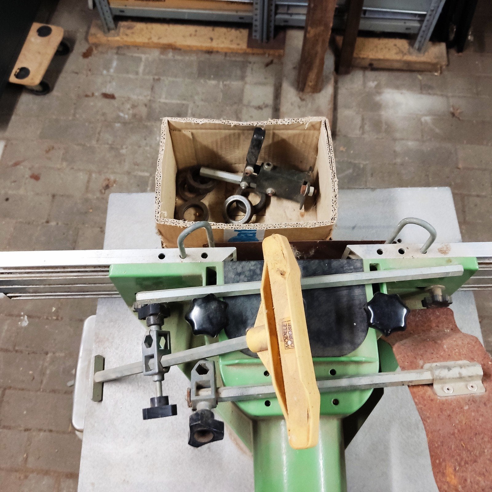 Freesmachine hout, Ophalen
