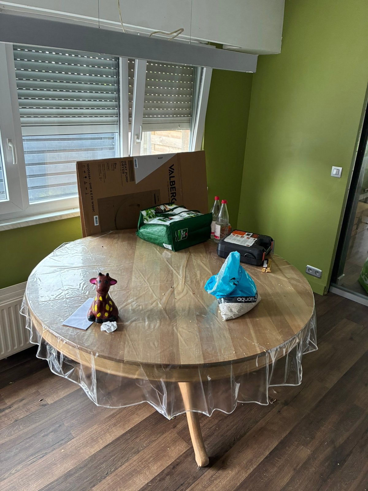 Ronde eiken tafel, Huis en Inrichting, Ophalen, Zo goed als nieuw