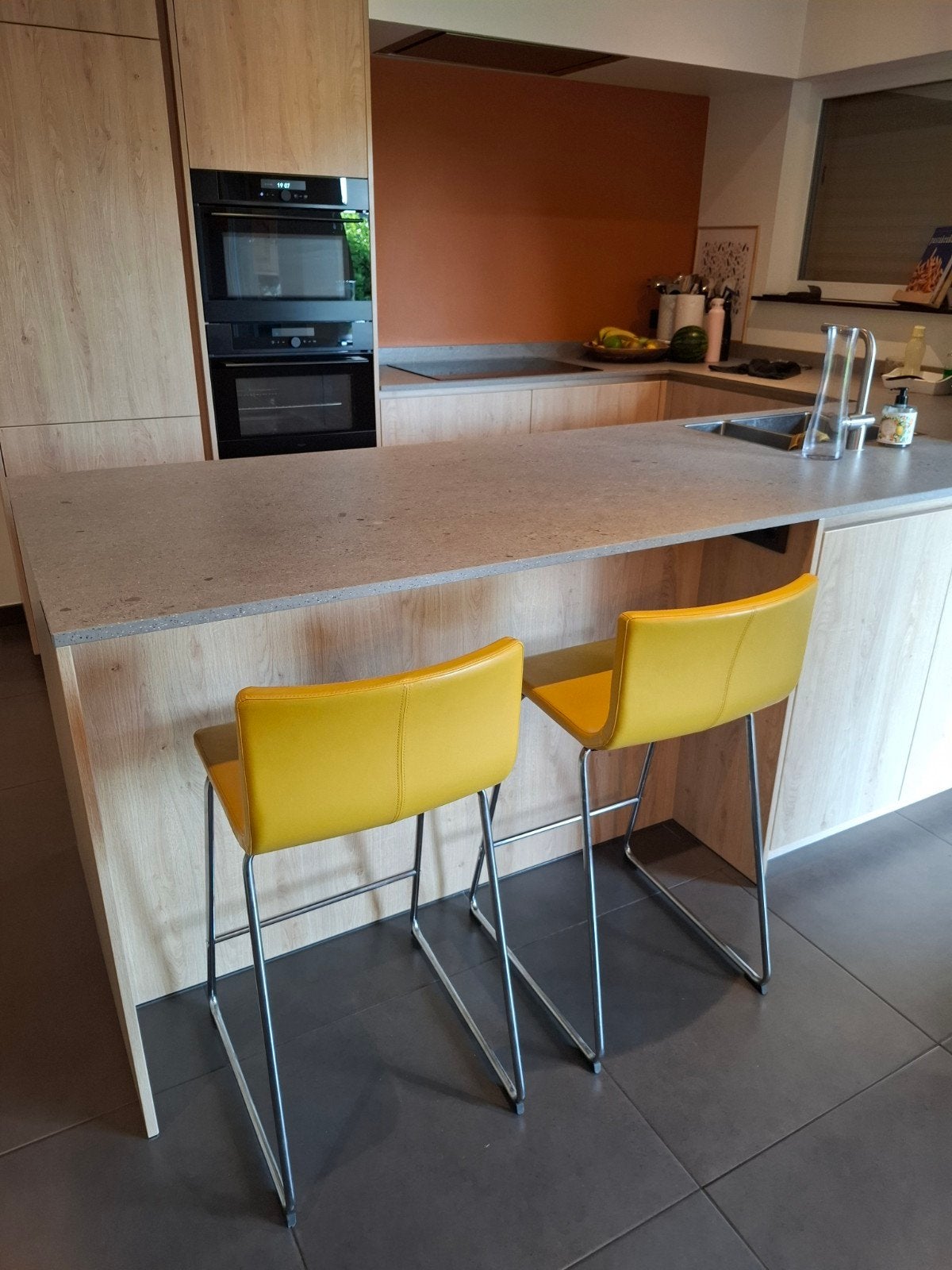 5 gele keuken/bar stoelen, Enlèvement, Utilisé