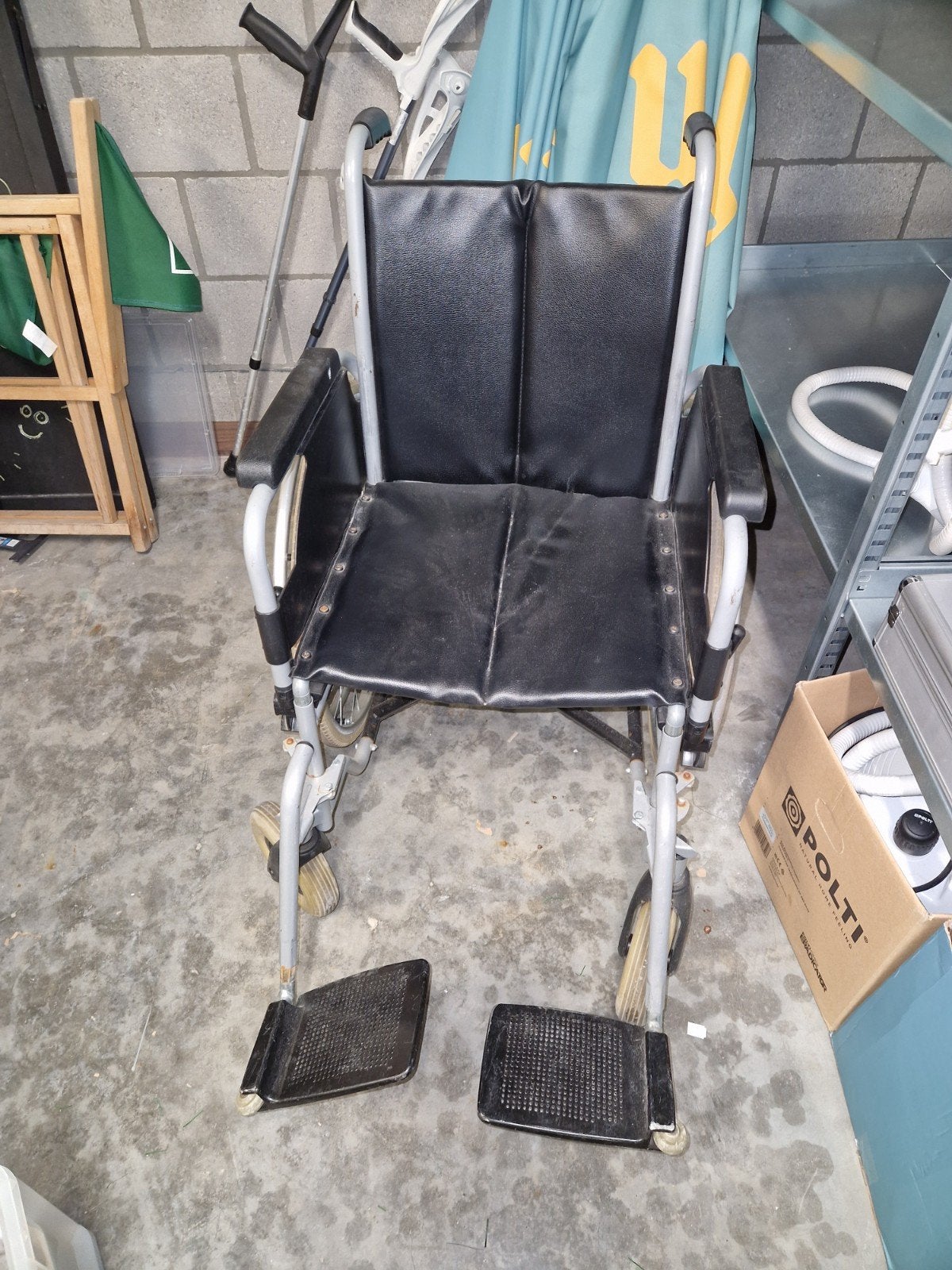 Fauteuil roulant décent, pliable, pliable, Enlèvement, Pliant, Comme neuf, Fauteuil roulant à pousser