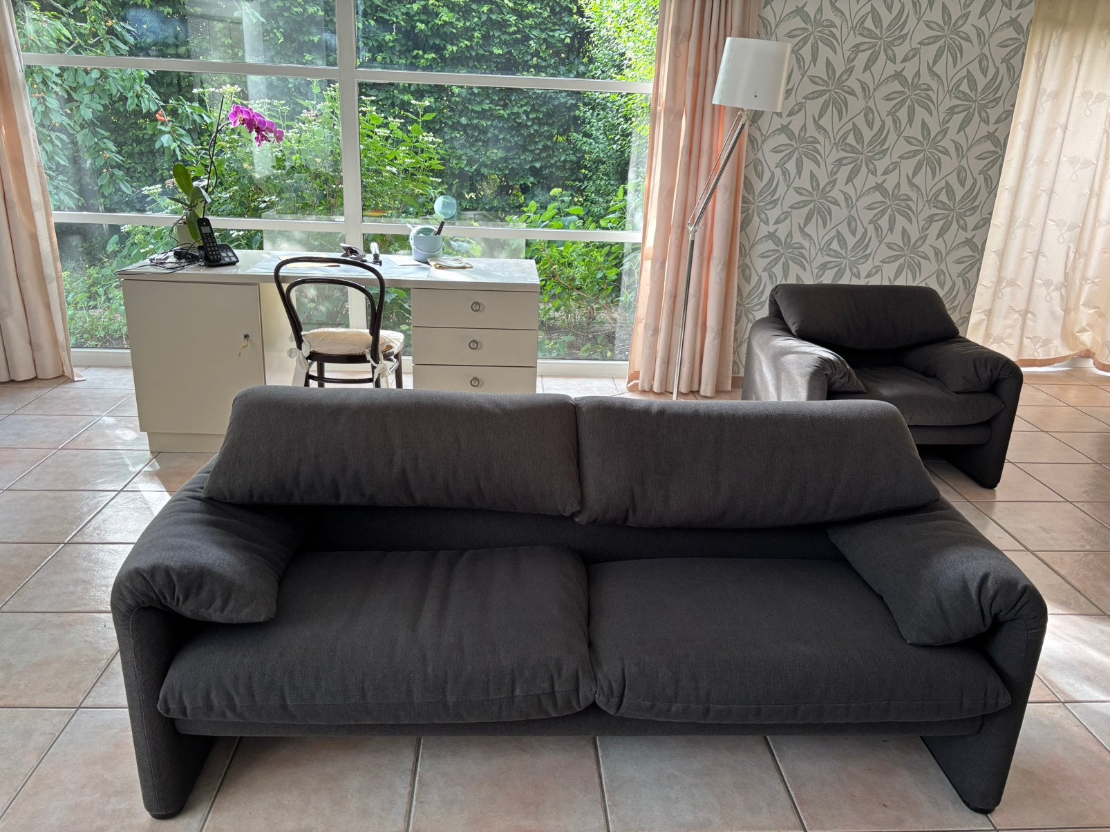 Cassina Maralunga salon, Ophalen, Zo goed als nieuw, Stof
