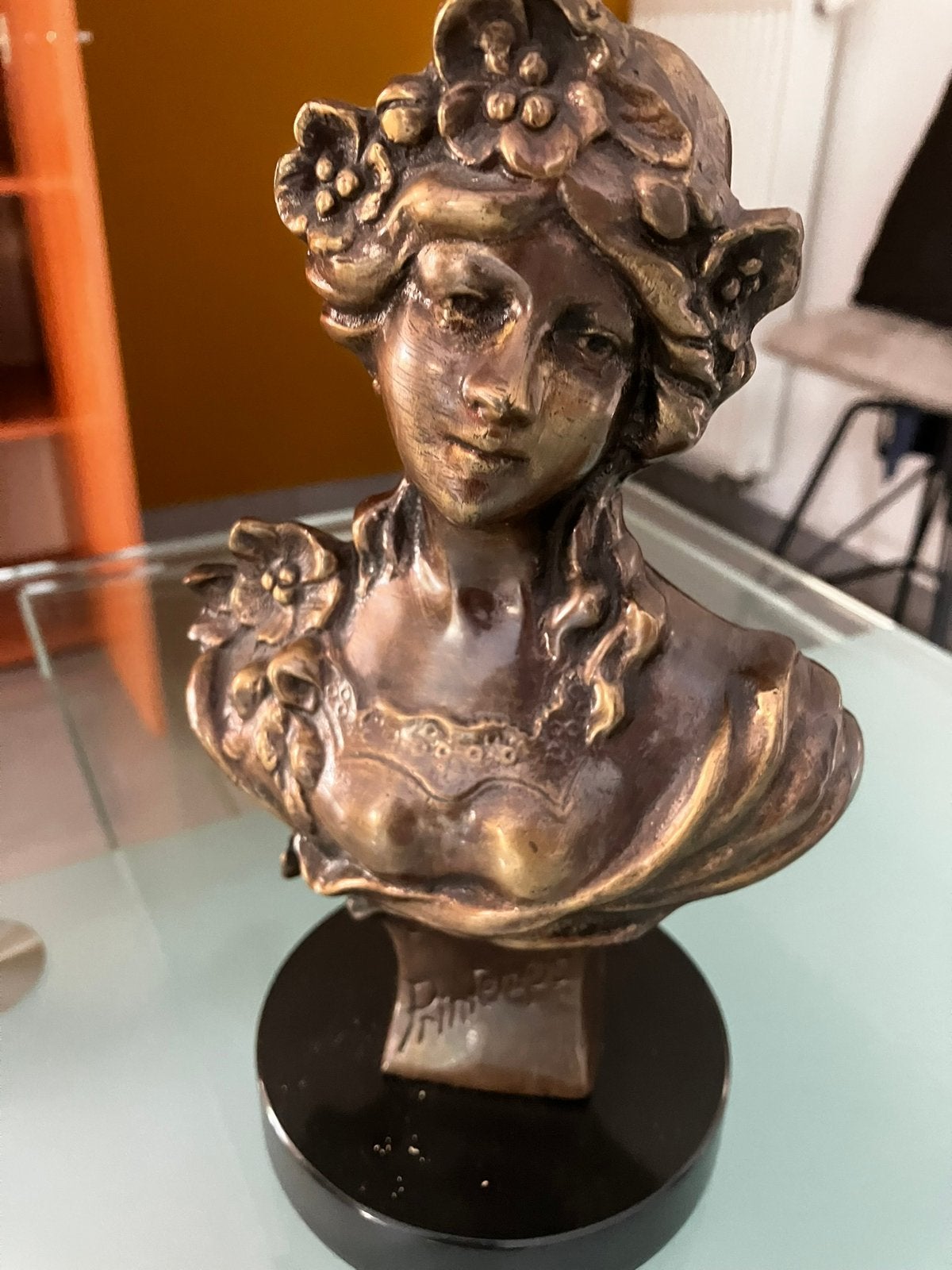 Bronzen beeldje genaamd “Printemps”, Ophalen