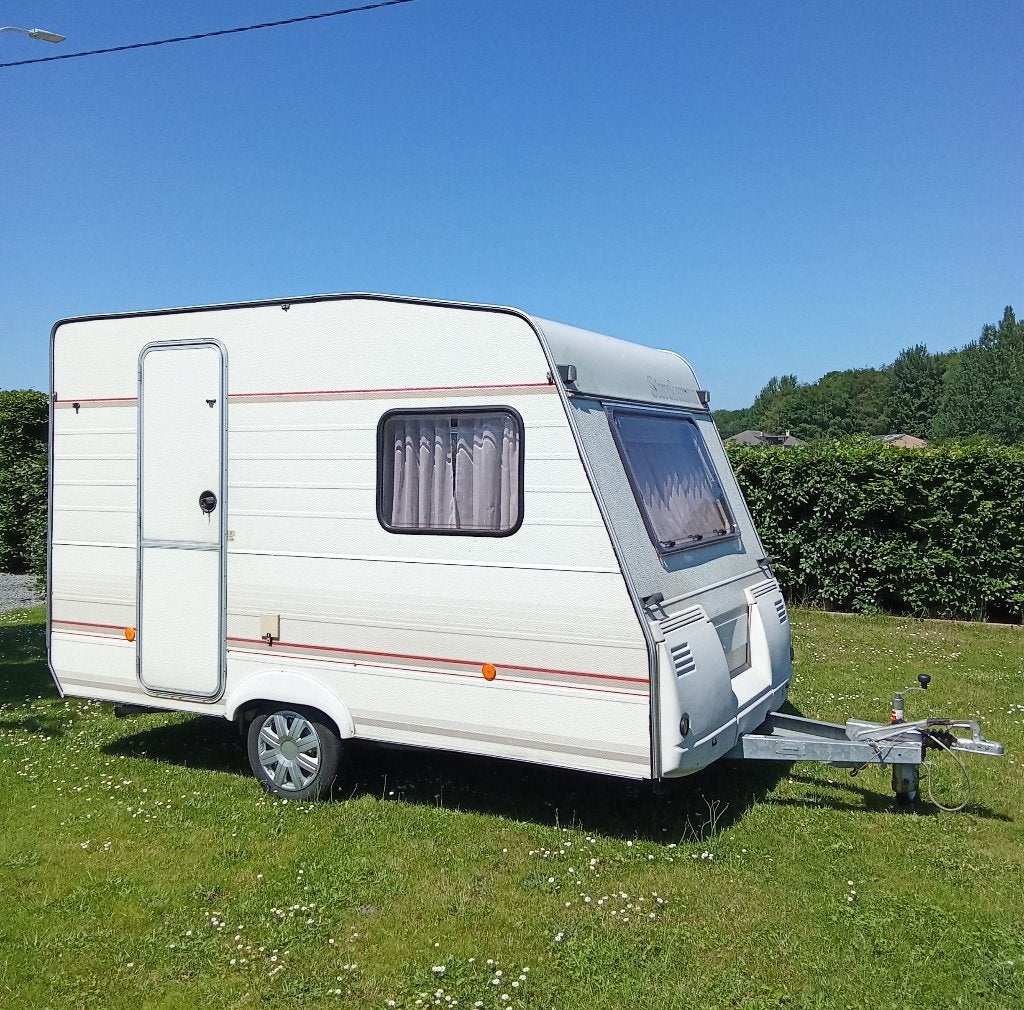 Caravane de 750 kg sans inspection de 2002 avec auvent, Coin salon convertible, Sterckeman, Jusqu'à 4 m, Particulier