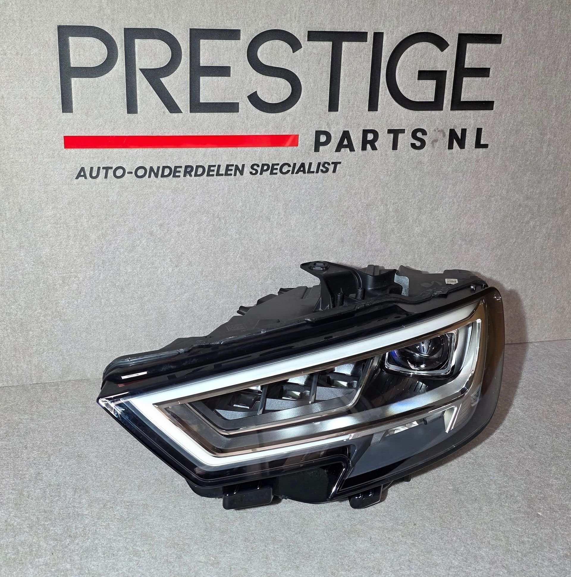 Koplamp Audi A3 8V Facelift Voll LED Matrix Links 8V0941035, -, Origine de la pièce connue, Utilisé, -