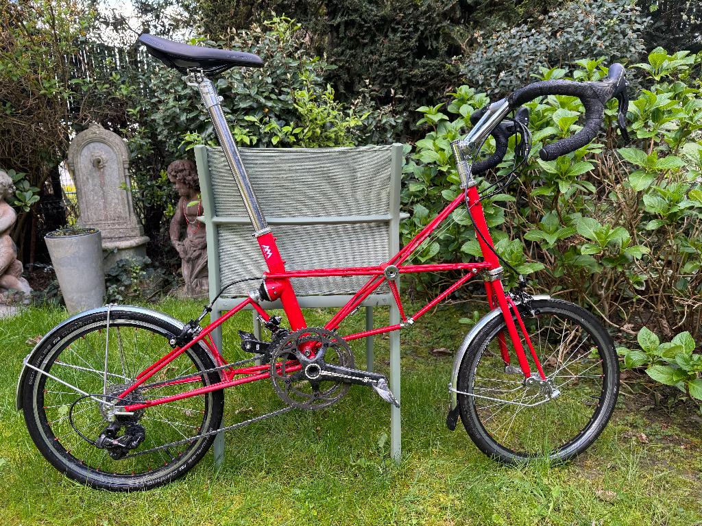 Fiets Moulton Jubilee Ferrari red volledige Campagnolo 2x11v, Fietsen en Brommers, Overige merken, Staal, Ophalen of Verzenden