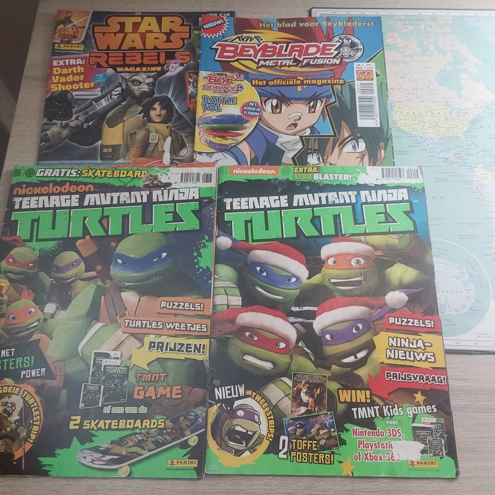 4 boekjes, thurtles, star wars,bey blade, Boeken, Stripverhalen, Ophalen of Verzenden