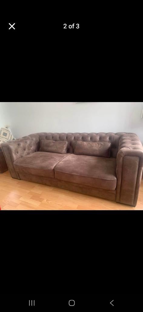 Zetel chesterfield in daim bruin 2,5pers, Huis en Inrichting, Ophalen, 125 cm of meer, Overige materialen, Nieuw