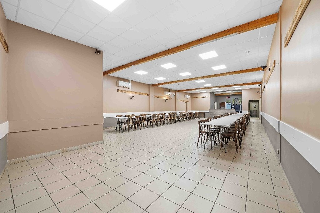 Salle des fêtes avec excellente rentabilité, Immo, Maisons à vendre, 183 m², 200 à 500 m², Province de Hainaut, Autres types