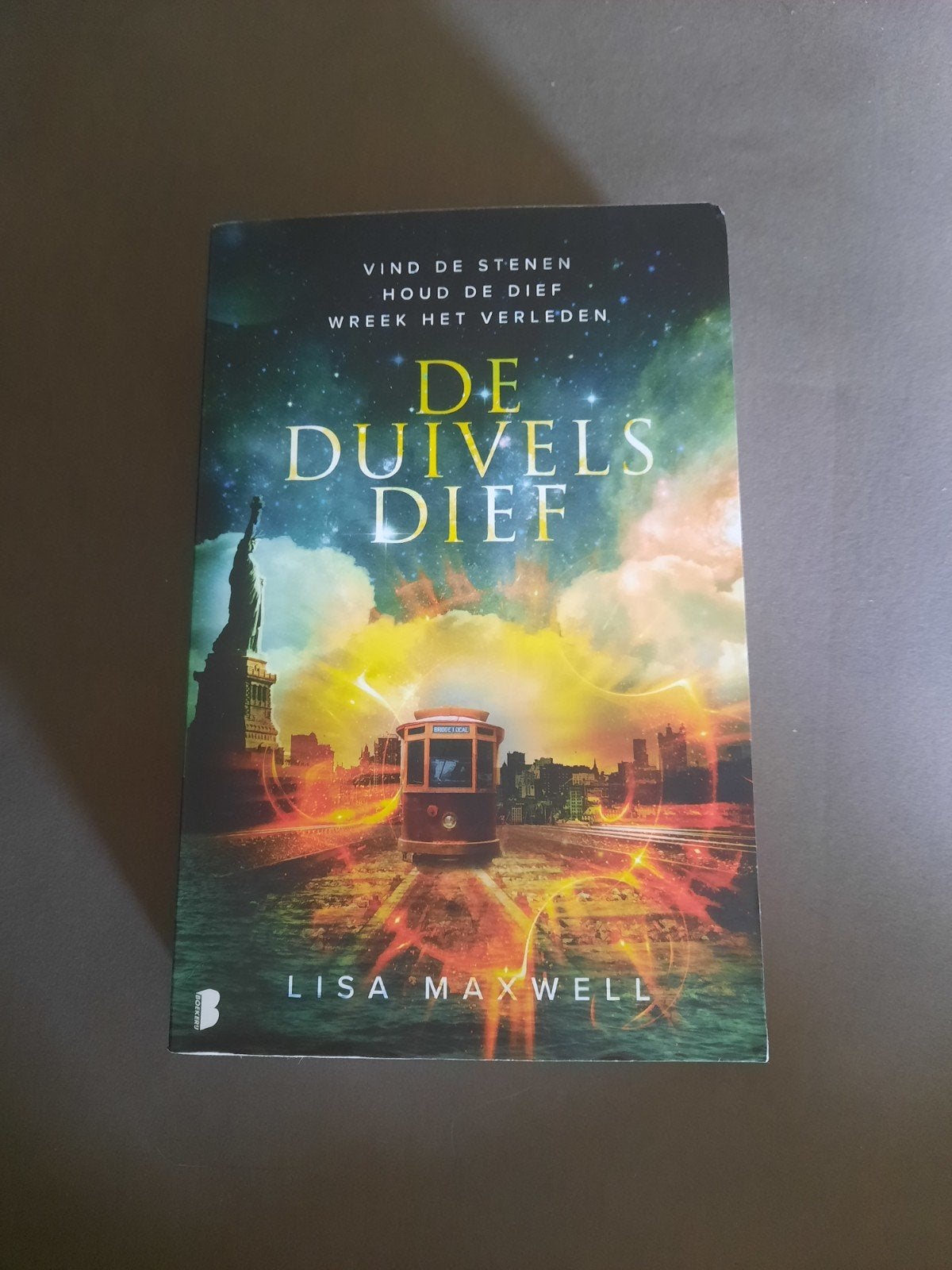 Lisa Maxwell - De duivelsdief, Boeken, Fantasy, Zo goed als nieuw, Ophalen of Verzenden