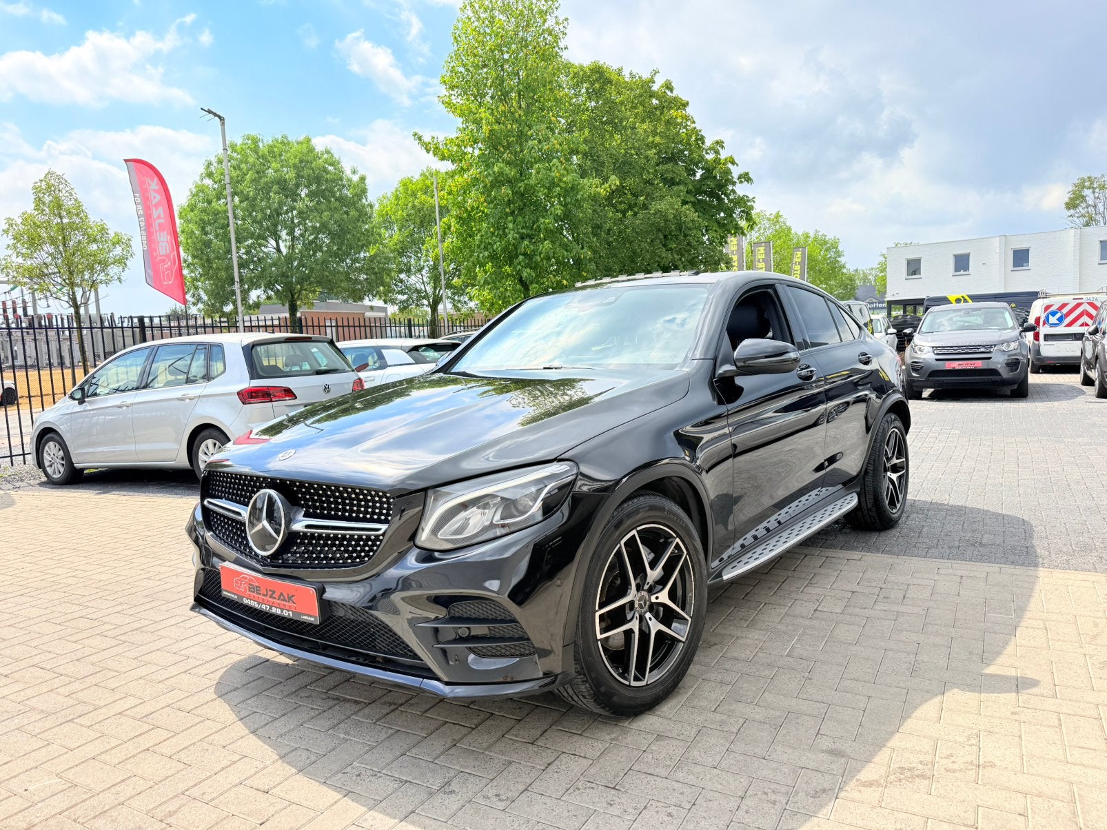 Mercedes GLC 250 4MATIC Coupe AMG 1j Garantie, Auto's, Automaat, Euro 6, Alcantara, Zwart