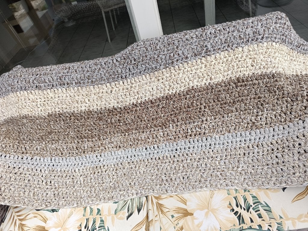 Onafgewerkte sprei met groot pakket garen, Hobby & Loisirs créatifs, Tricot & Crochet, Enlèvement ou Envoi, Neuf, Crochet, Laine ou Fils