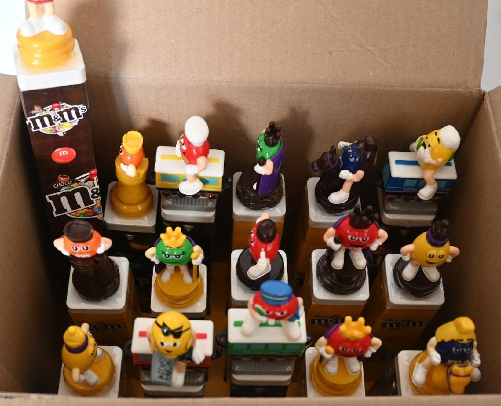 M & M 's / Schaakspel / 16 Pionnen, Verzamelen, Speelgoed, Zo goed als nieuw, Verzenden