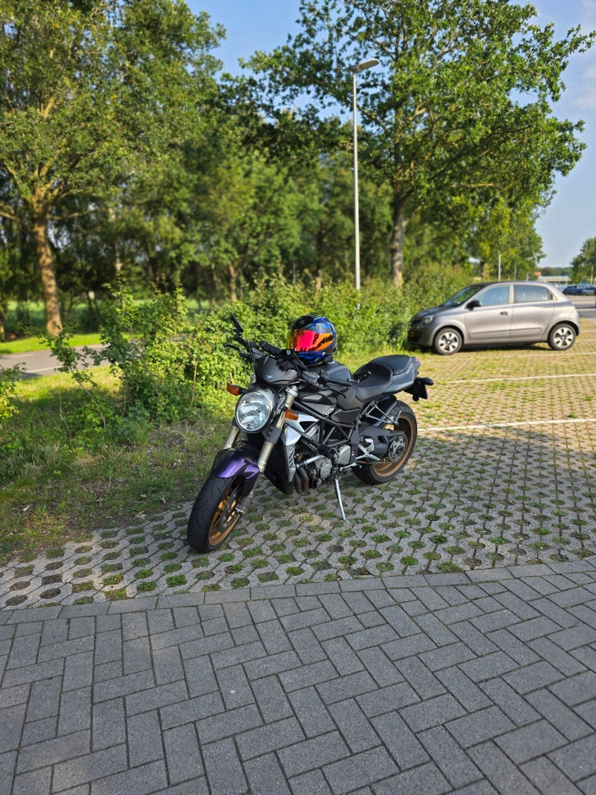 Mv agusta brutale, Particulier