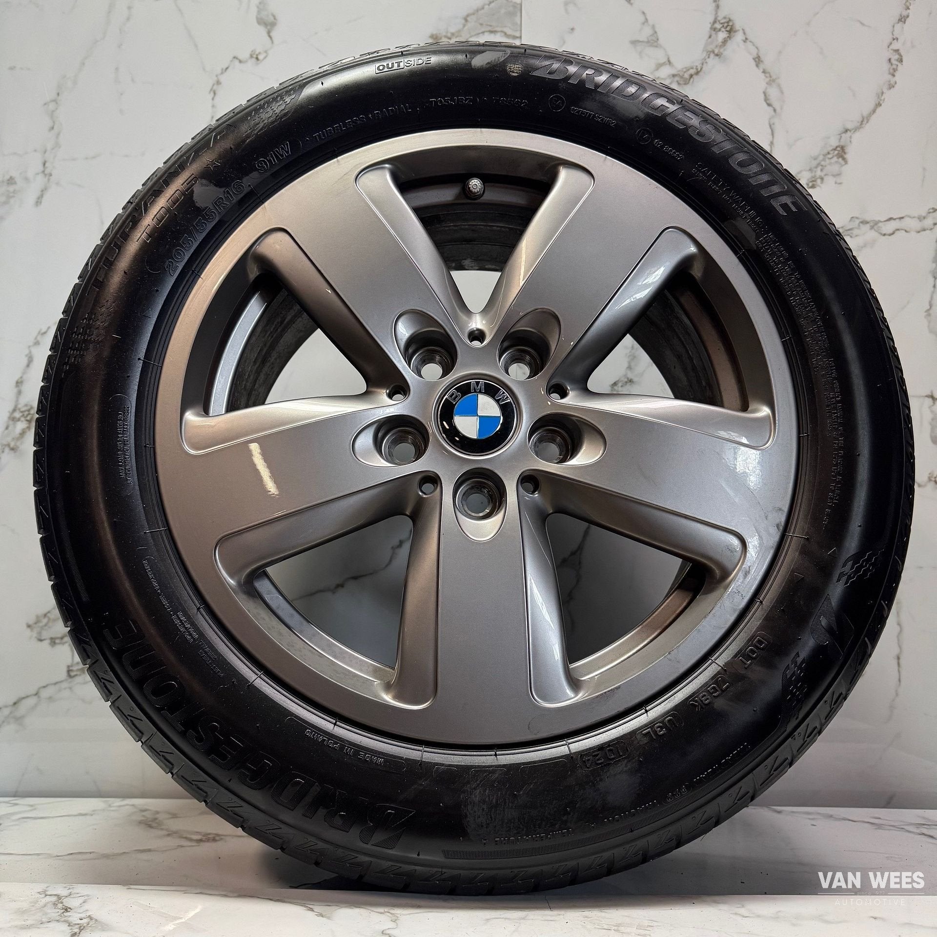 Bmw 1-serie F40 205/55/16 INCH STYLING 517 Zomerset, Auto-onderdelen, Gebruikt, -, -, Banden en Velgen