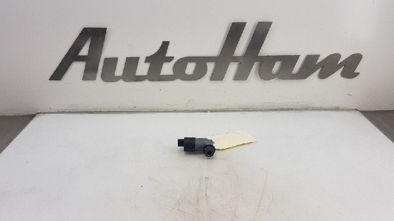 LAVE-GLACE POMPE AVANT Yaris III (P13) (|853300D121|), Kundenbetreuung@toyota.de, Toyota, Utilisé, Toyota-Allee 2
50858  Köln, DE