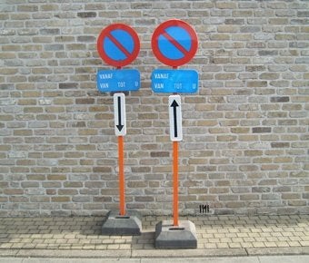 2 Parkeerverbodsborden (E1) met paal op voet, Doe-het-zelf en Bouw, Ophalen, Zo goed als nieuw