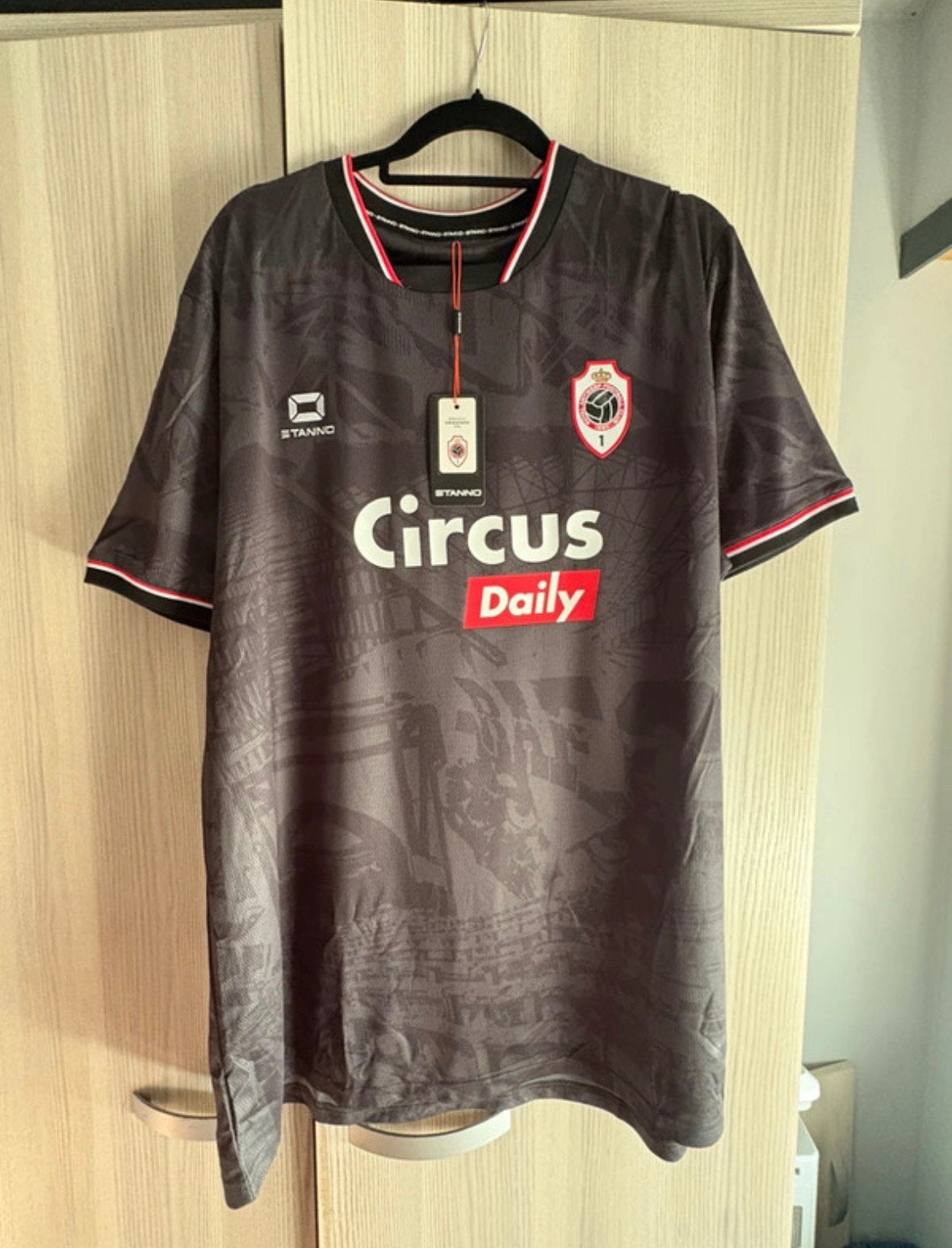 Royal Antwerp FC, Verzamelen, Sportartikelen en Voetbal, Ophalen of Verzenden, Nieuw, Shirt
