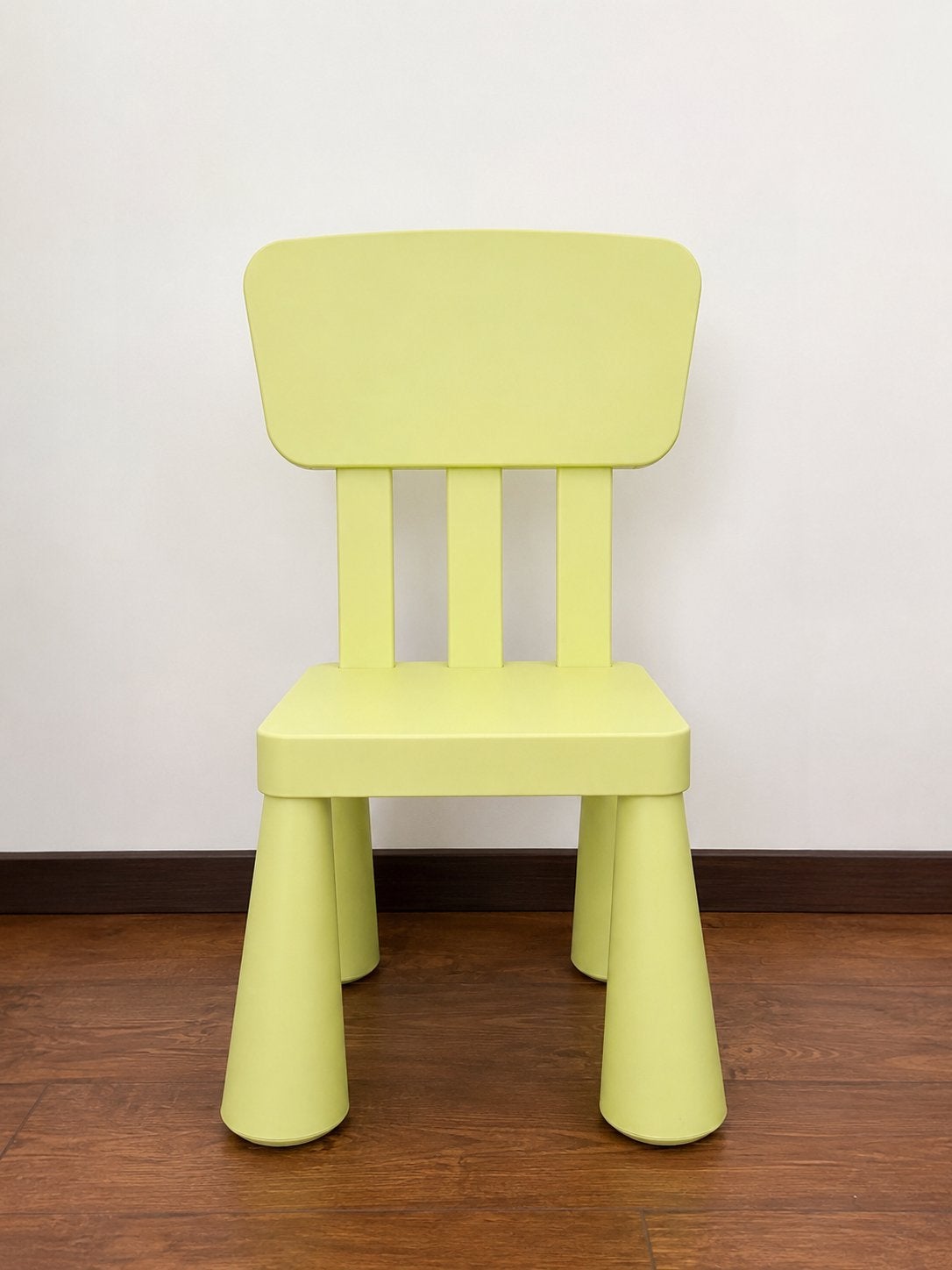 Chaise enfant IKEA verte, Enfants & Bébés, Chambre d'enfant | Tables & Chaises, Comme neuf, Chaise(s), Enlèvement