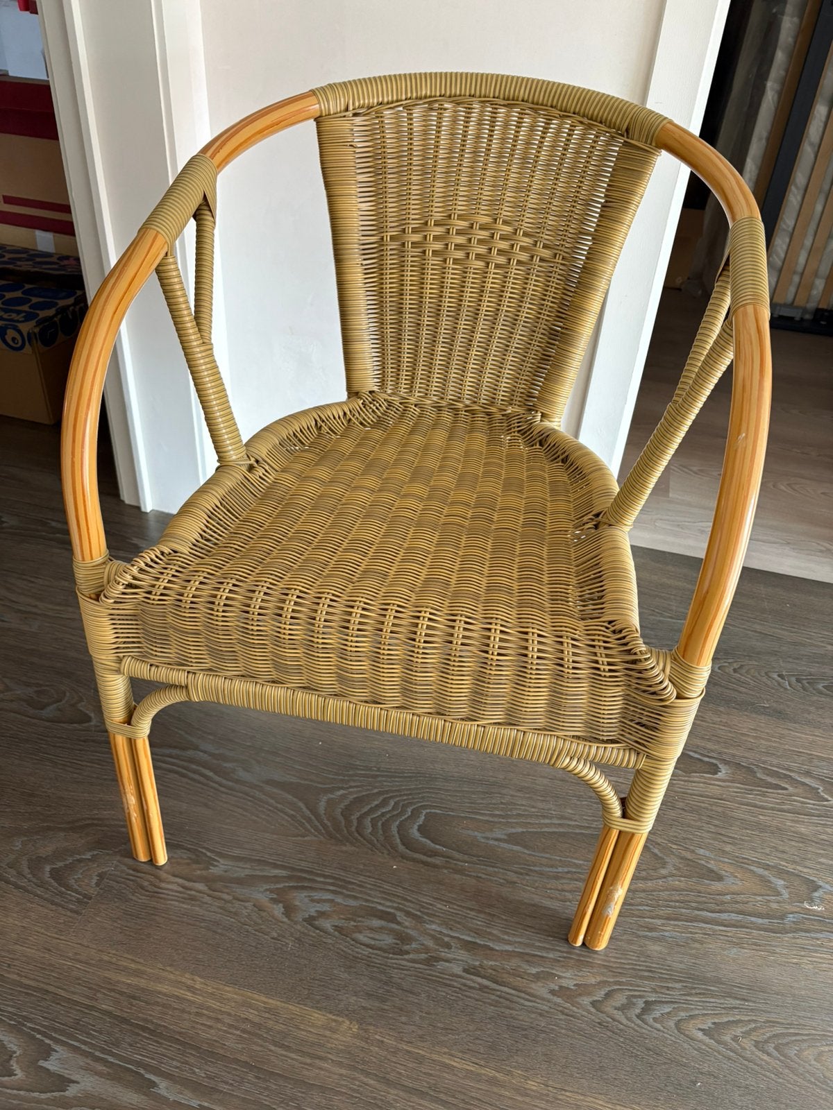 4 rieten tuinstoelen, Ophalen, Zo goed als nieuw