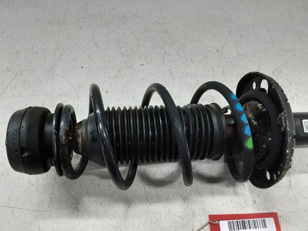 AMORTISSEUR OU ABSORBEUR DE CHOC AVANT DROIT A1 (8X1 / 8XK), Autos : Pièces & Accessoires, Mevr. I. Hauben, Audi, Utilisé, Rue de l'Espoir 34 34
4030  GRIVEGNÉE, BE