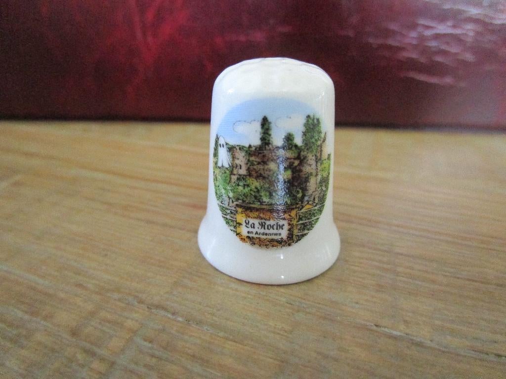 4 vingerhoedjes Frankrijk, Ophalen of Verzenden, Nieuw, Porselein