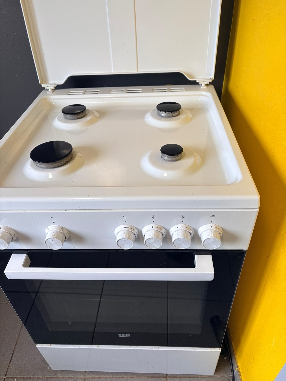 Cuisiniere a gaz beko, Electroménager, Enlèvement, Comme neuf, Électrique