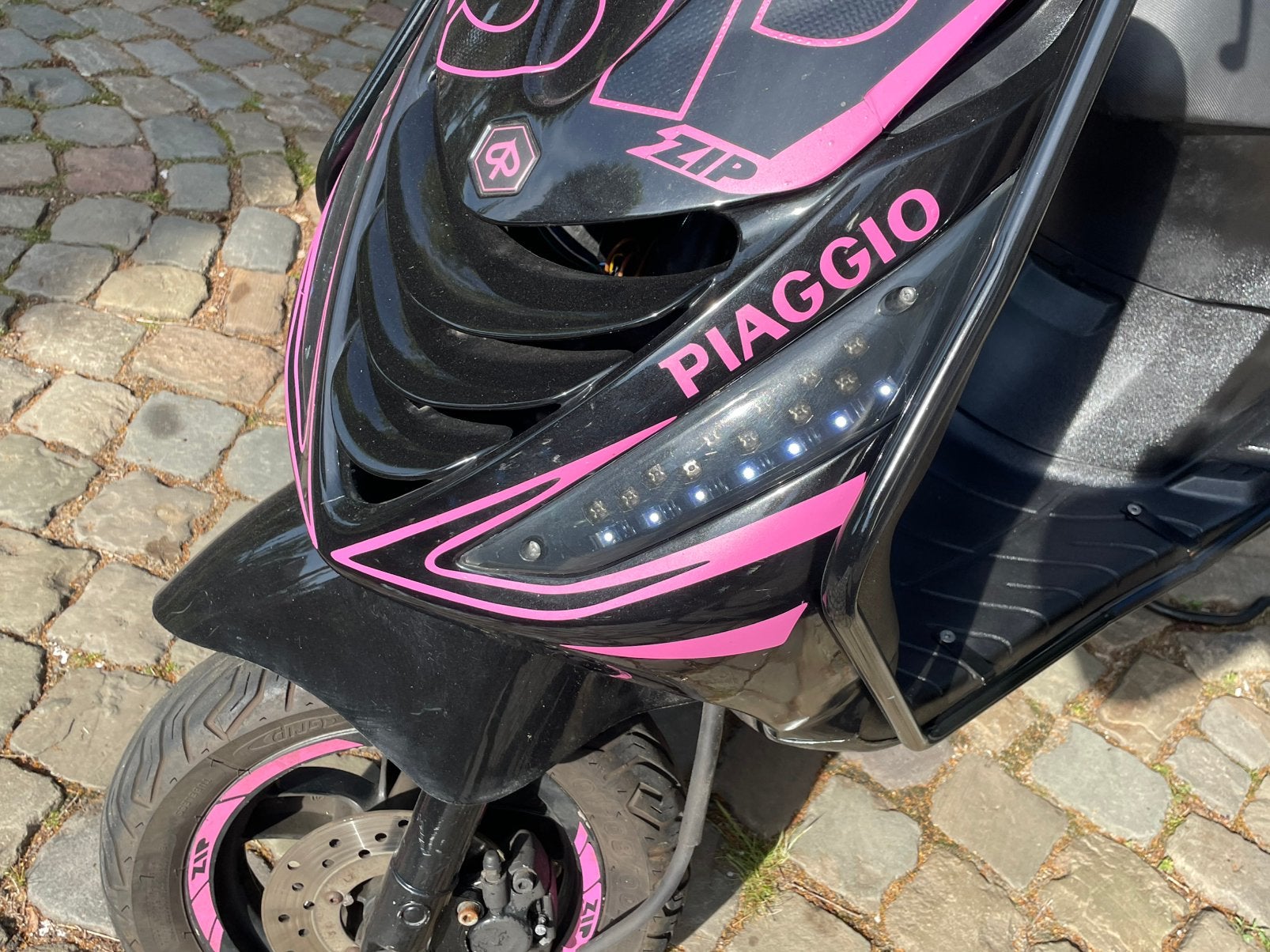 Piaggio zip 4 takt geel nederlands kenteken led verlichting, Fietsen en Brommers, Scooters | Peugeot, Ophalen, Zo goed als nieuw