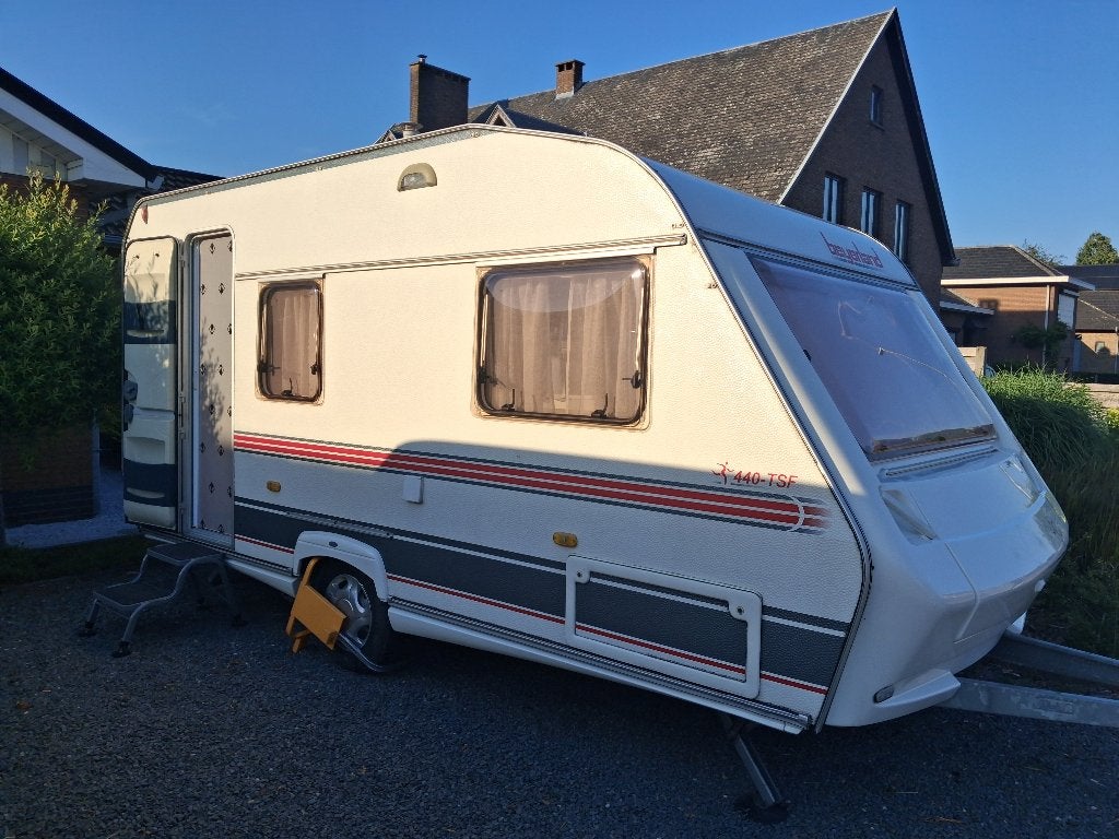 caravan Bayerland Sprinter 440 met mover (Chateau) € 6700, Caravans en Kamperen, Caravans, Luifel, Particulier, 5 tot 6 meter