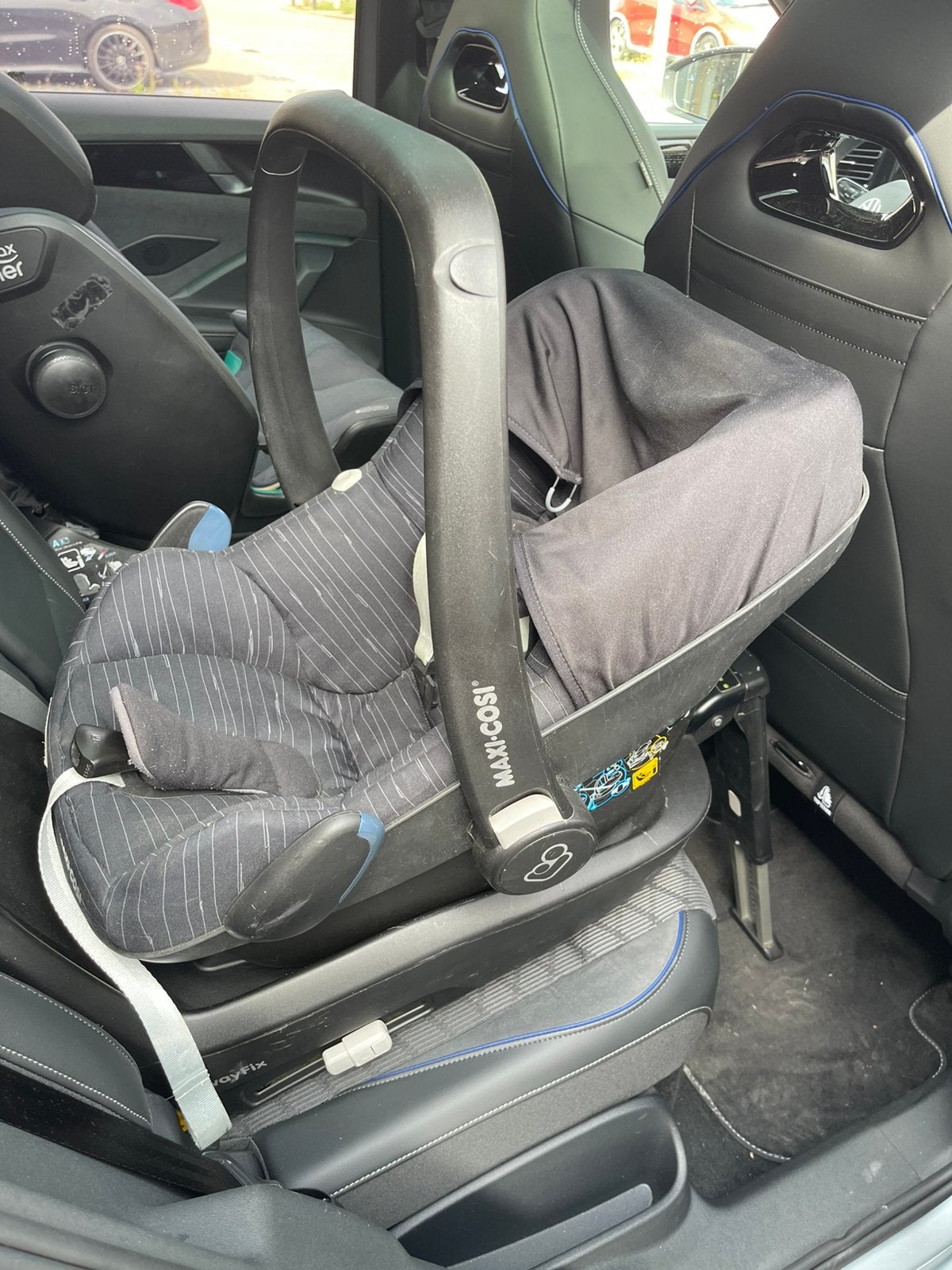 Maxi-Cosi et base Isofix en très bon état, Dossier réglable, Comme neuf, Enlèvement, Isofix