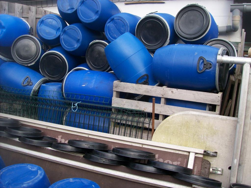 blauwe vaten / tonnen 70l met deksel en spanklem, Minder dan 75 liter, Ophalen, Zo goed als nieuw, Kunststof