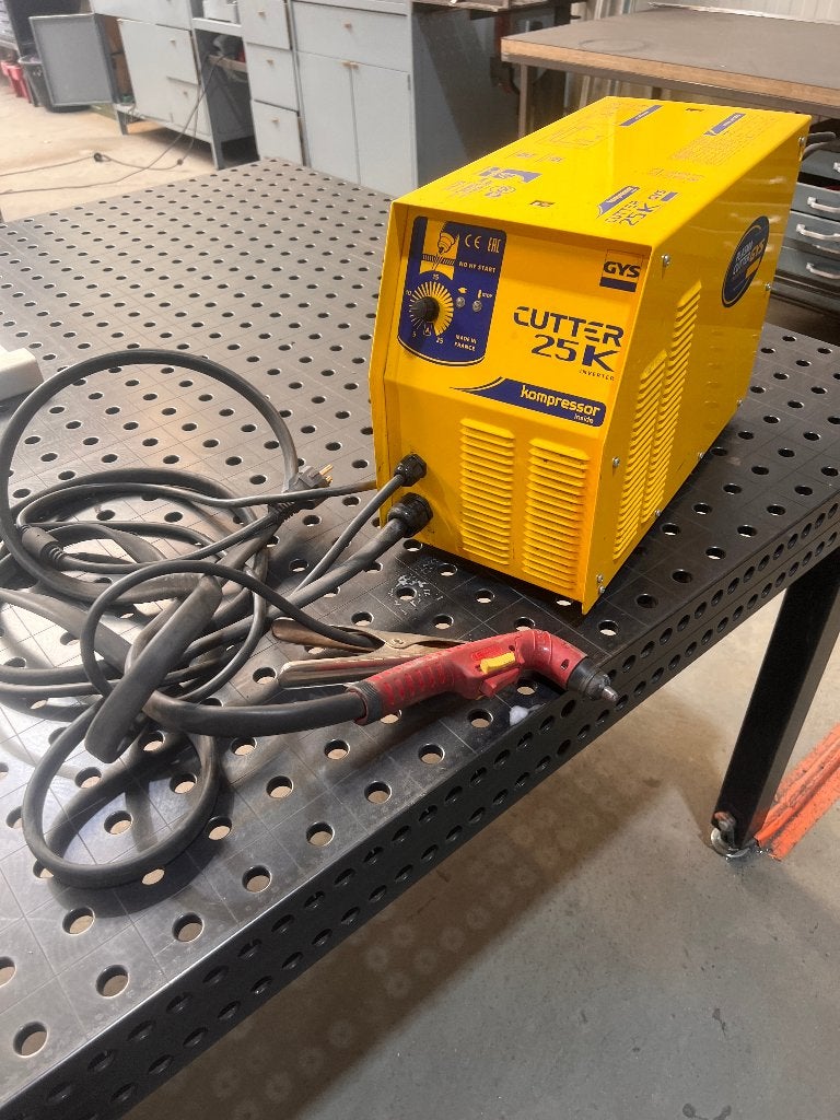 GYS Cutter 25K | Plasma snijbrander met interne compressor, Doe-het-zelf en Bouw, Gereedschap | Lasapparaten, Ophalen, Zo goed als nieuw