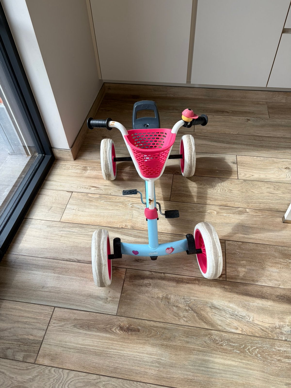Berg buzzy bloom, Fietsen en Brommers, Ophalen, Gebruikt, Terugtraprem, Verstelbare zitting