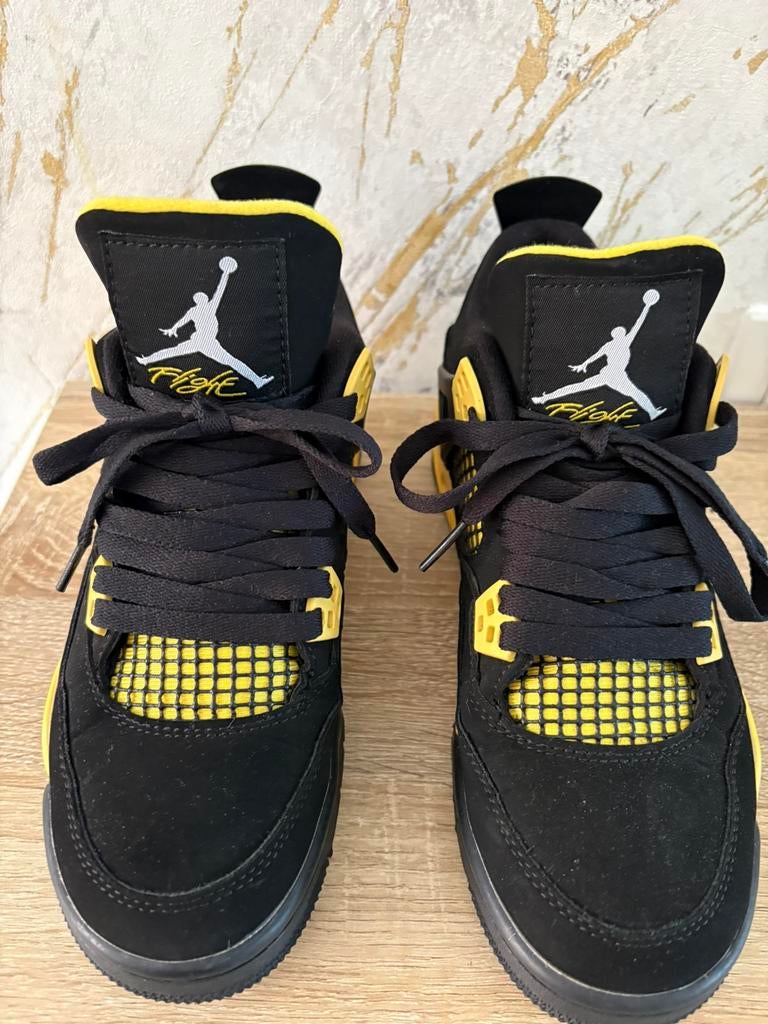 Air jordan schoenen maat 38, Ophalen of Verzenden, Zo goed als nieuw