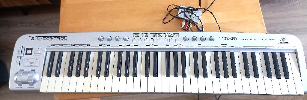 Clavier maître MIDI Behringer UMX61 (61 touches, USB/MIDI), Enlèvement, Utilisé