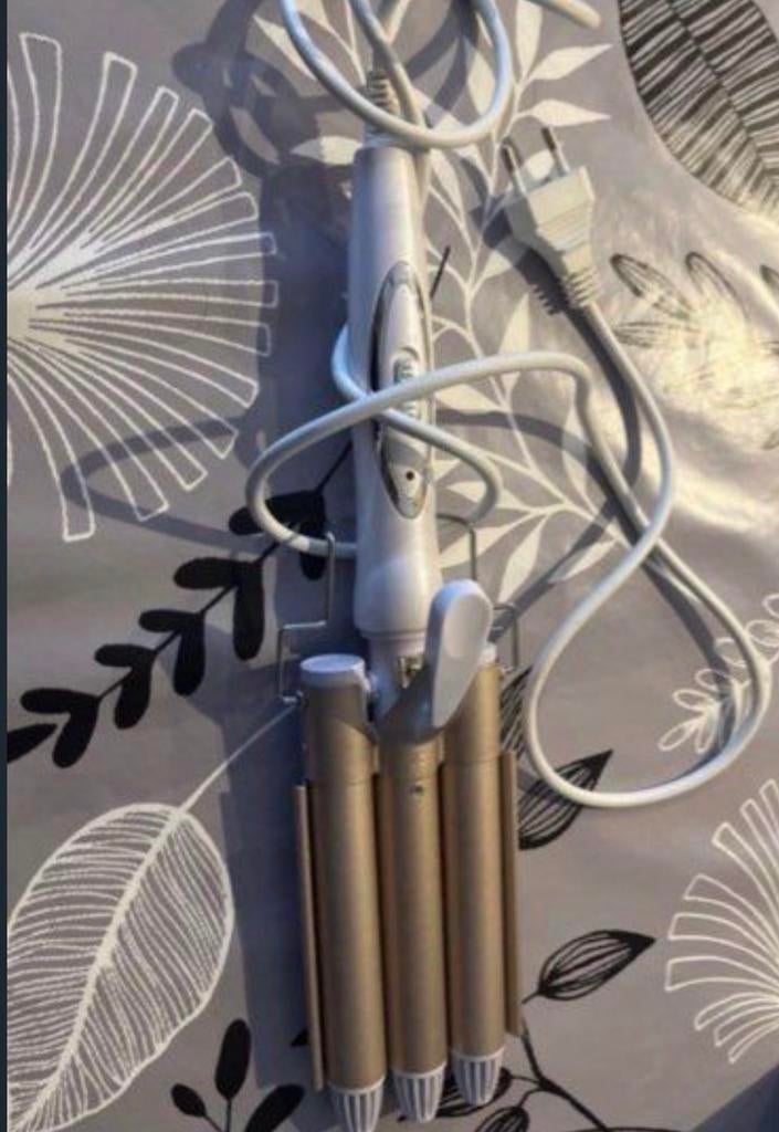Vends fer à boucler triple tête., Bijoux, Sacs & Beauté, Beauté | Soins des cheveux, Enlèvement ou Envoi, Comme neuf