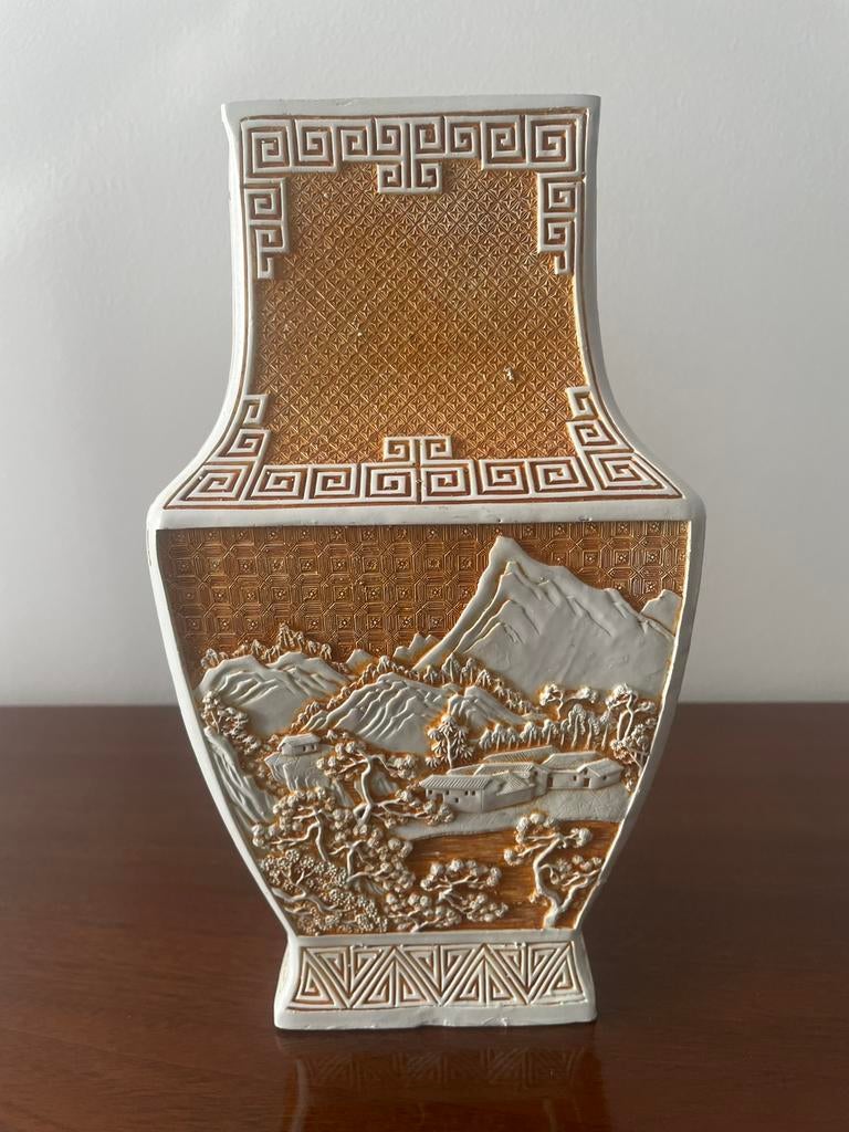 Curieux vase asiatique, Enlèvement ou Envoi
