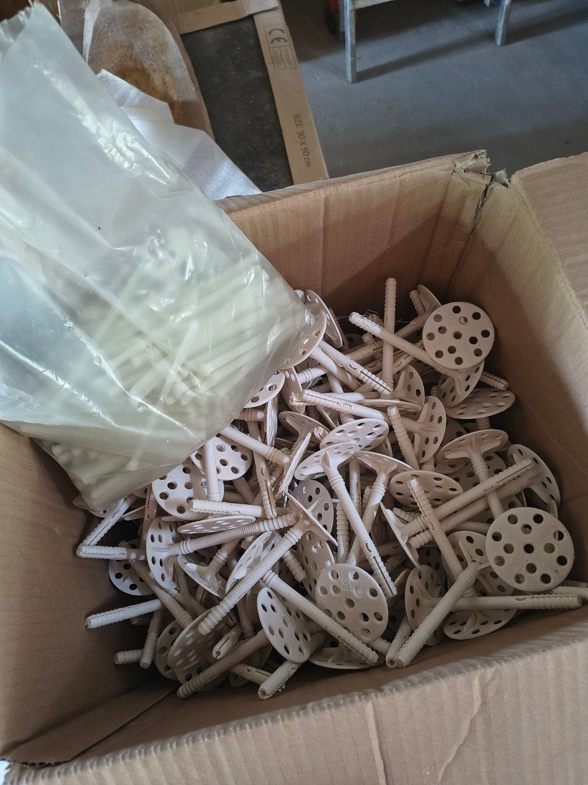 isolatie pluggen L120 Dikte10 Dia60 230stuks, Bricolage & Construction, Enlèvement, Neuf, 100 à 250 mm, Chevilles
