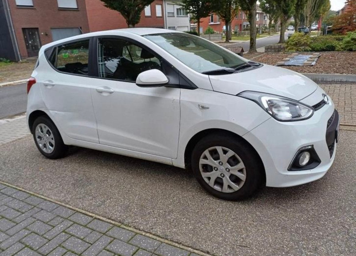 HYUNDAI i10 - 2014, Autres modèles, Achat, Euro 6, Particulier