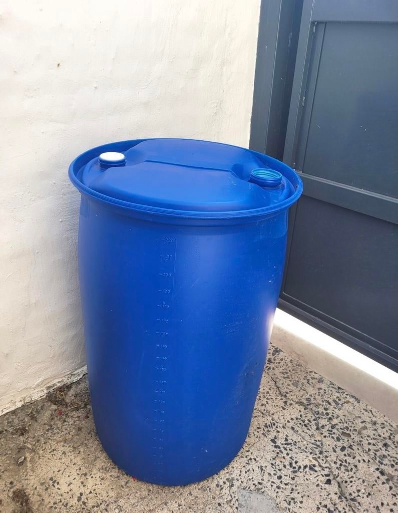 Blauwe plastic trommel van 220 l, Ophalen