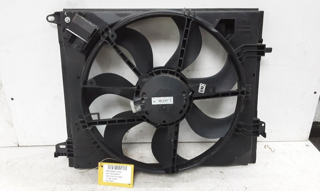 RADIATEUR VENTILATEUR Scénic IV (RFAJ) (214819674R), Renault, Utilisé, Peter-Huppertz-Straße 5
51063  Köln, DE, Dialog.deutschland@renault.de