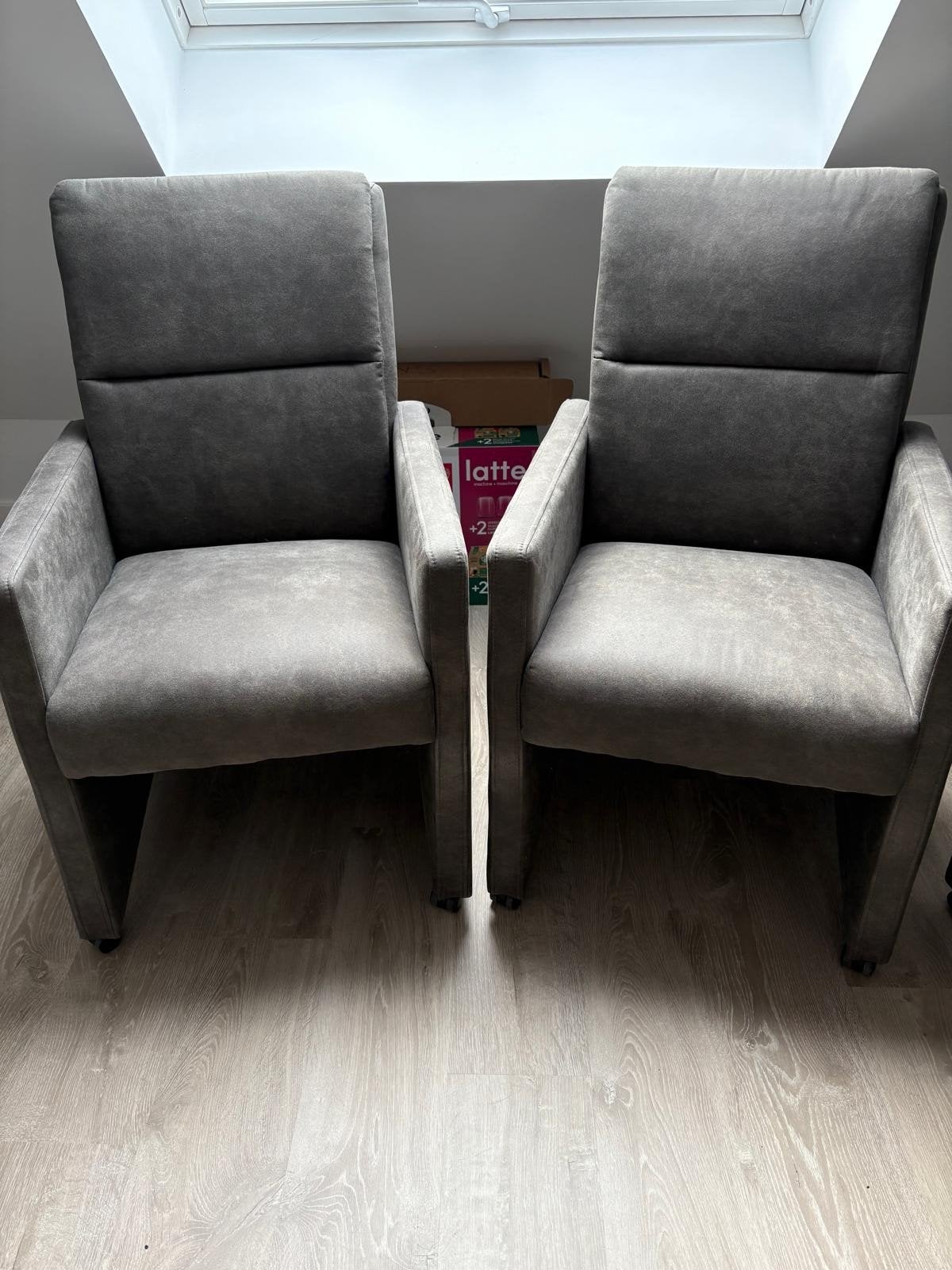 4 Mooie antracietkleurige stoelen op wieltjes, Ophalen