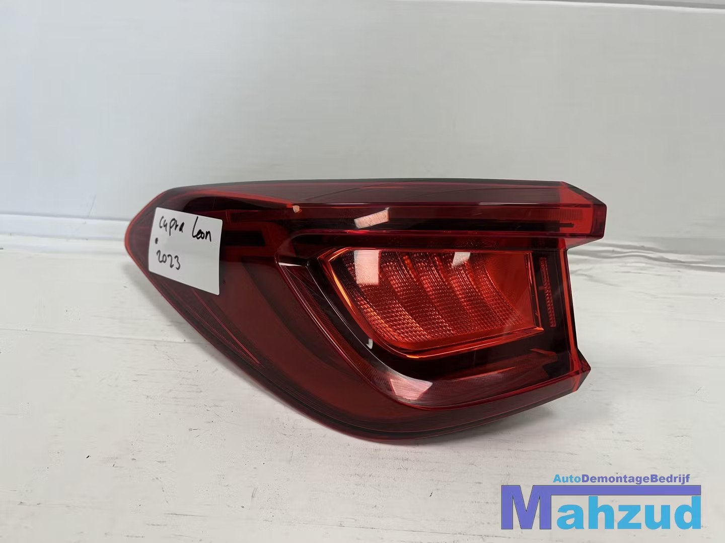 CUPRA LEON SPORTSTOURER Links buiten achterlicht 5FA945207C, Autovia A-2, Km 585 585
08760  Martorell, ES, SEAT S.A., Utilisé