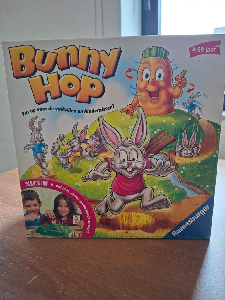 Ravensburger Bunny Hop Bordspel - Helemaal Compleet!, Hobby en Vrije tijd, Gezelschapsspellen | Kaartspellen, Gebruikt, Een of twee spelers