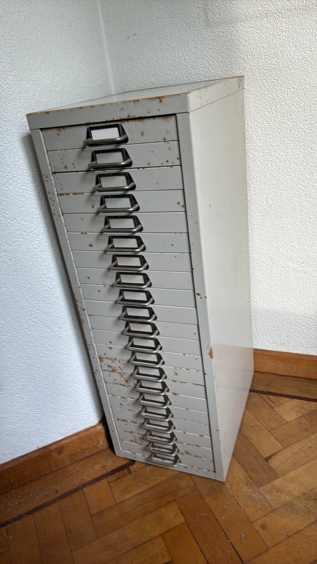 Commode A4 +, Enlèvement, Utilisé, Métal