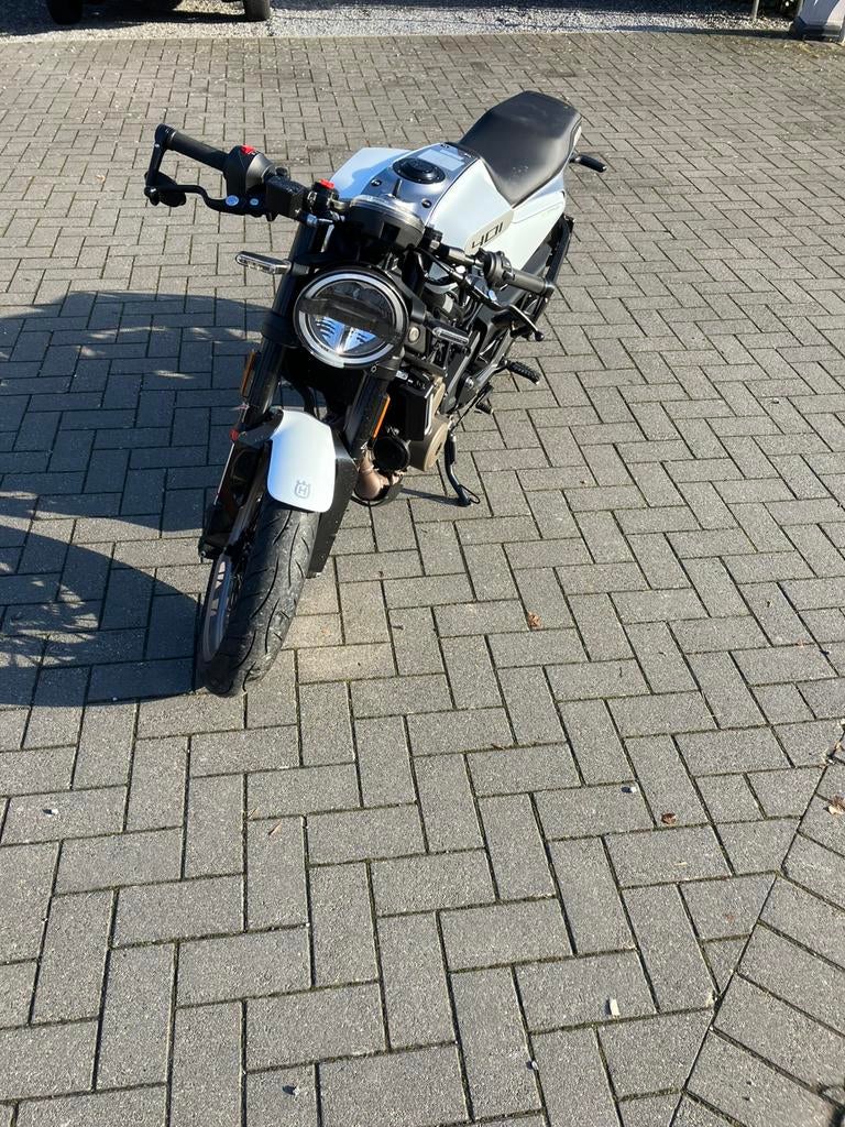 Husqvarna Vitpilen 401 2022, Particulier, ABS