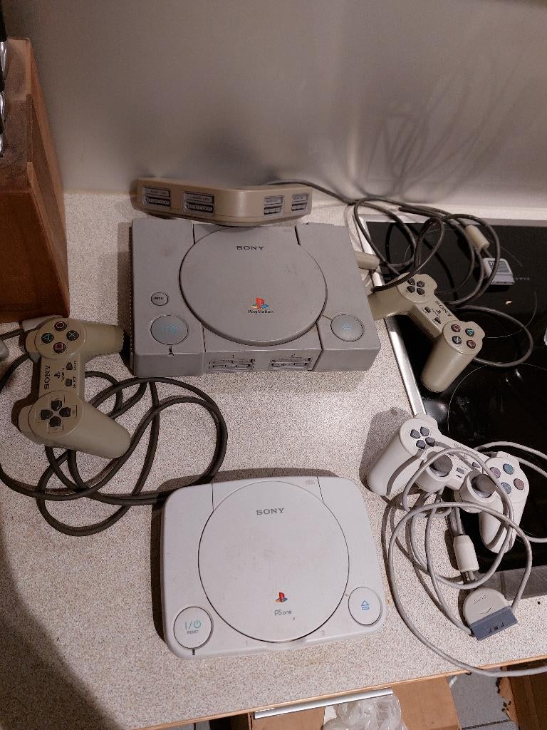 PSONE + Controller    µz, Games en Spelcomputers, Ophalen of Verzenden, Controller