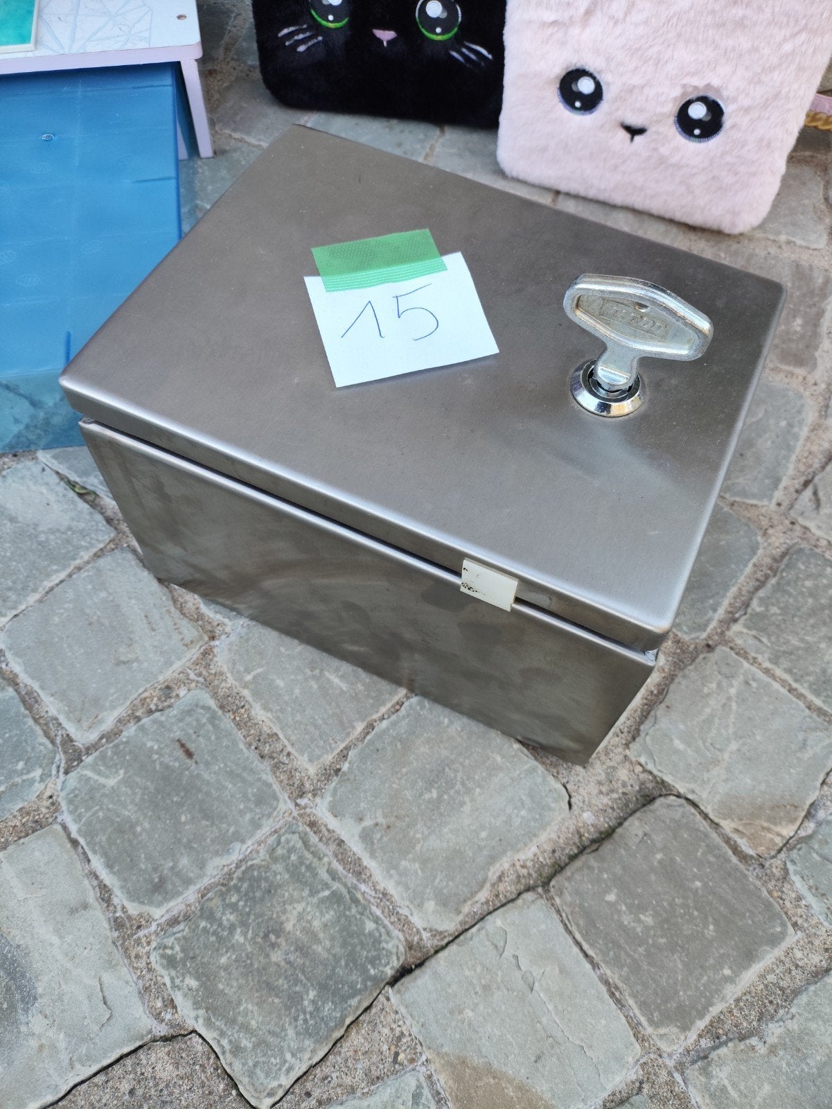 Petit coffre métallique, Enlèvement ou Envoi